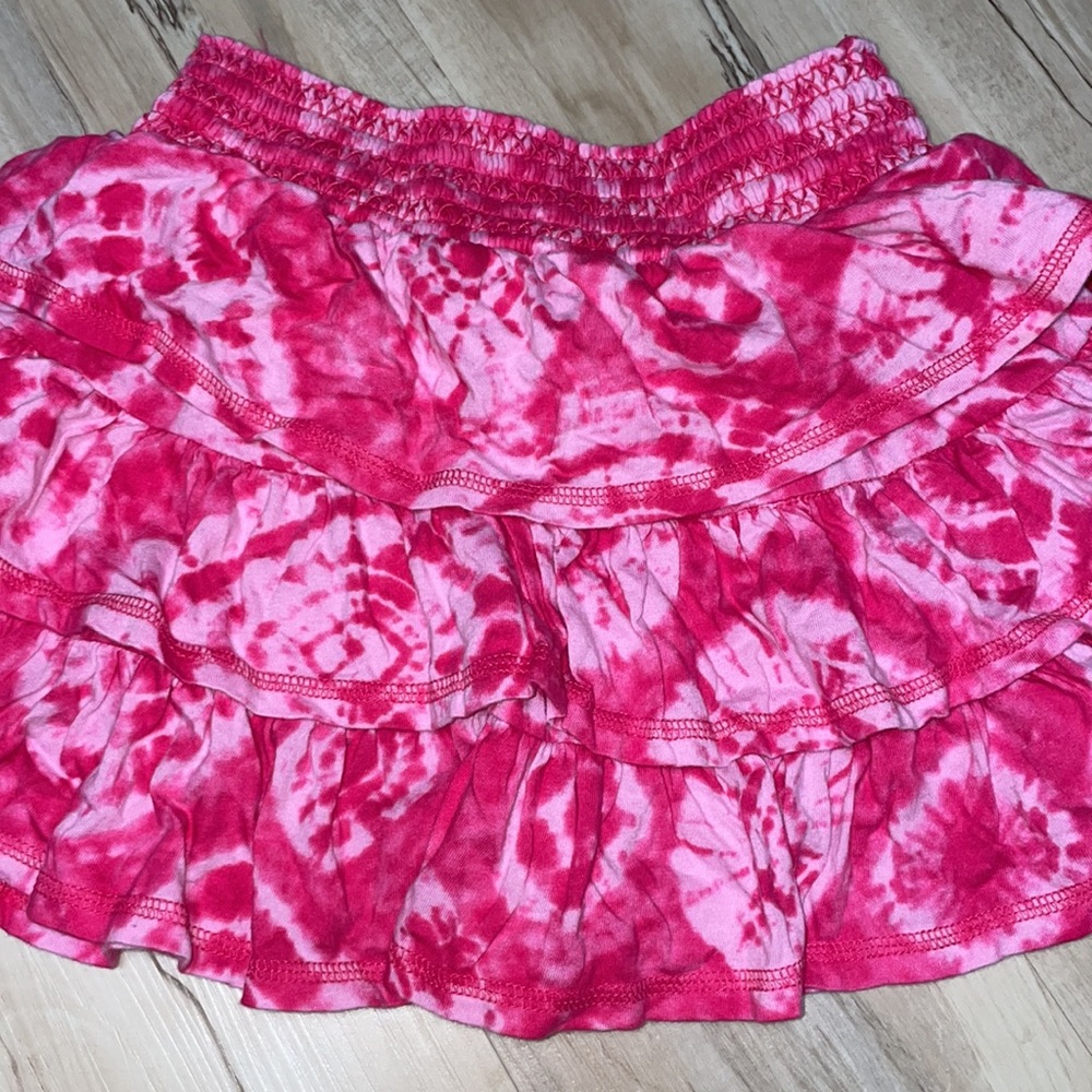 Ruffled skirt with built-in shorts size large - Picture 3 of 4